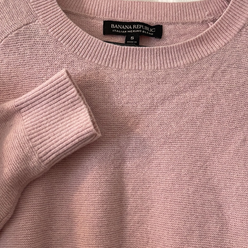 Banana Republic Sweater - Picture 3 of 3
